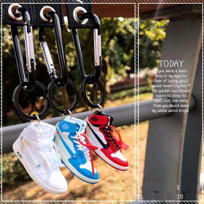 Stok Terbatas Gantungan Kunci Mini Sepatu Air Jordan Mobil Motor Tas