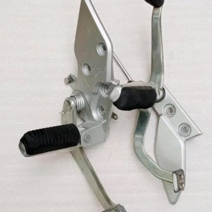 Footstep Depan Vixion New Step Depan Vixion New Original 2013-2017 Diskon