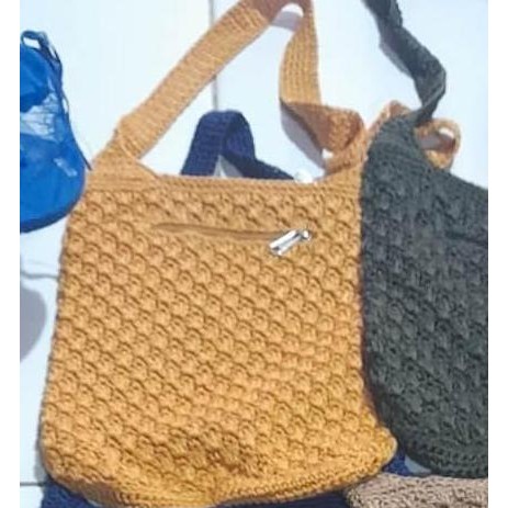 ] Tas selempang rajut benang bali