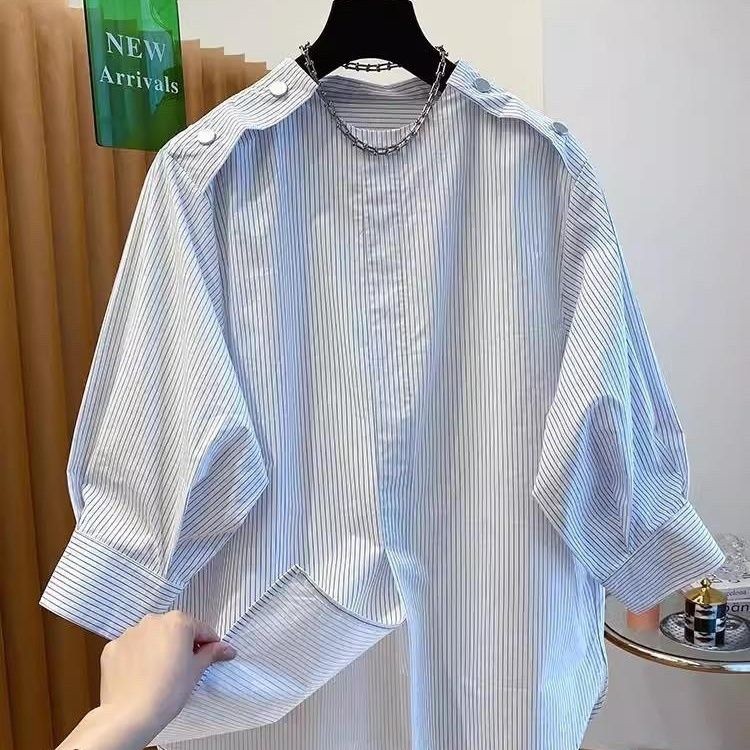 Kemeja bergaris vertikal biru muda baru untuk wanita