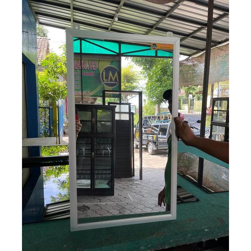 Kaca Cermin bingkai aluminium khusus kediri