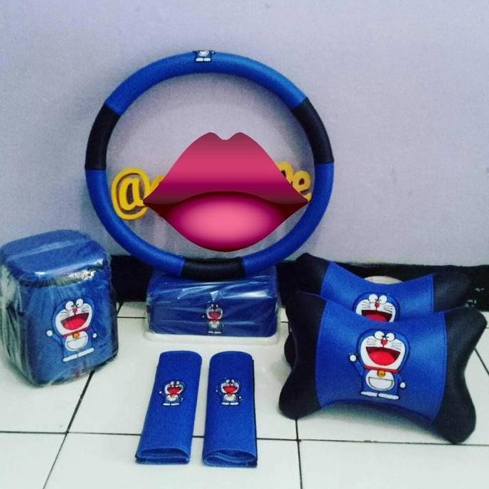 * accesories mobil doraemon *