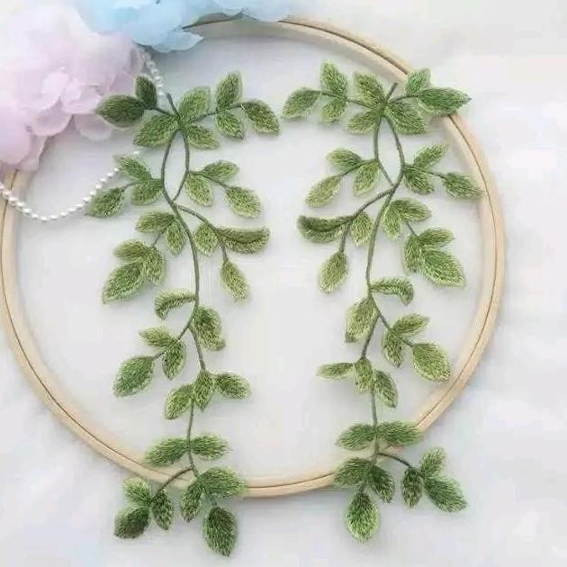

.........] sepasang lace daun import