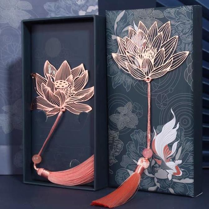 

Pembatas Buku Tasel Bookmark Salem Gift Box Hadiah Pencinta Buku Co