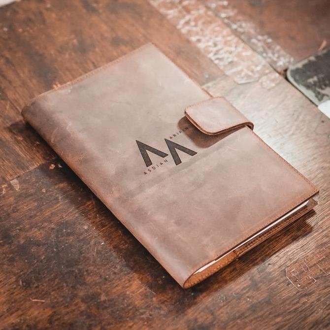 

Buku Agenda Notebook A5 Cover Kulit - Paul Model V4 Tan *Free Grafir* Co