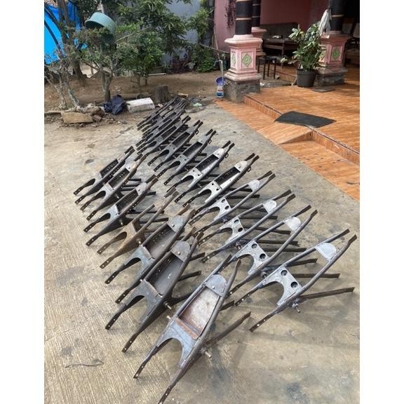 BUNTUTAN SAMBUNGAN RANGKA BELAKANG CB begel panjang NGANJUK