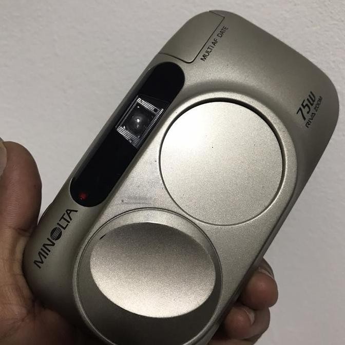 Minolta riva zooom 75w lcd bercak