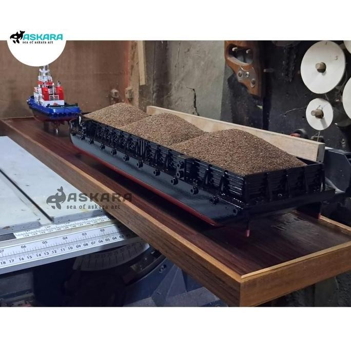 Miniatur Kapal 1 Set Tugboat Dan Barge / Tongkang Kualitas Terbaik Harga Termurah