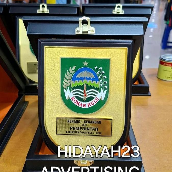 ] plakat kayu custom plakat kayu plakat kuningan kayu plakat kayu kuningan sepuh emas