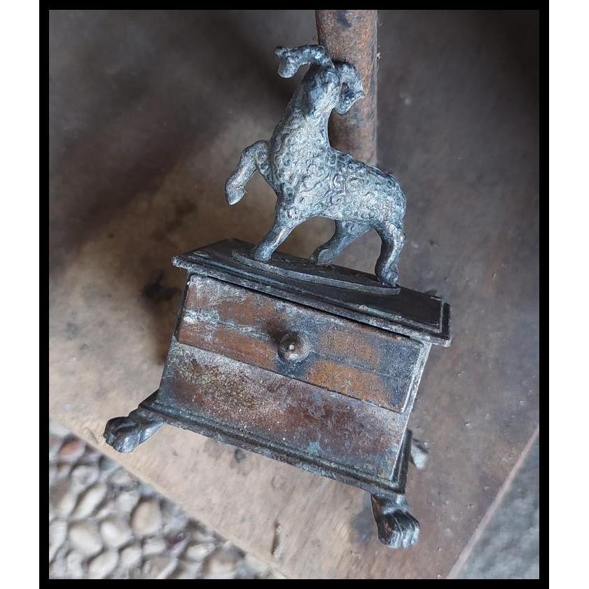 

BEST DEAL RAUTAN PENSIL VINTAGE ARIES !