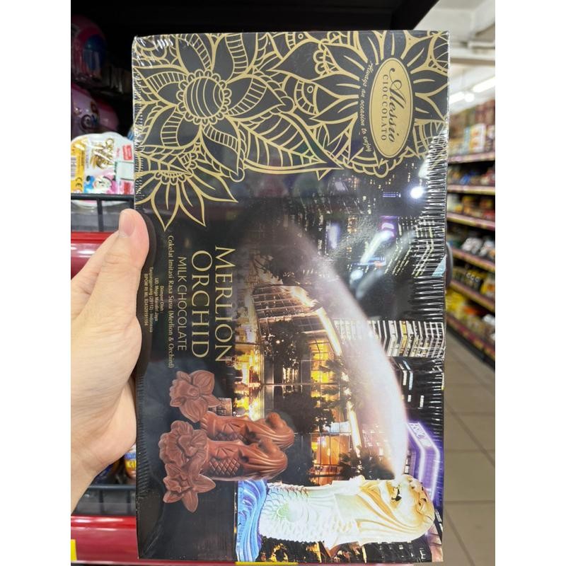 

FM CemilanBintan ( Alessio Merlion Singapore 130gr Orchid/Almond/Greentea )