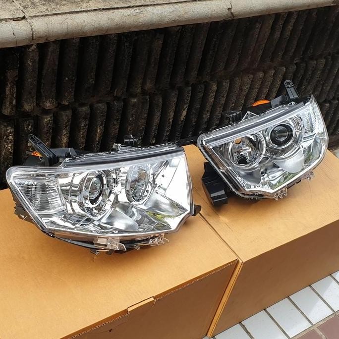 Headlamp Lampu Depan HID Asli Mitsubishi Pajero Sport Dakar