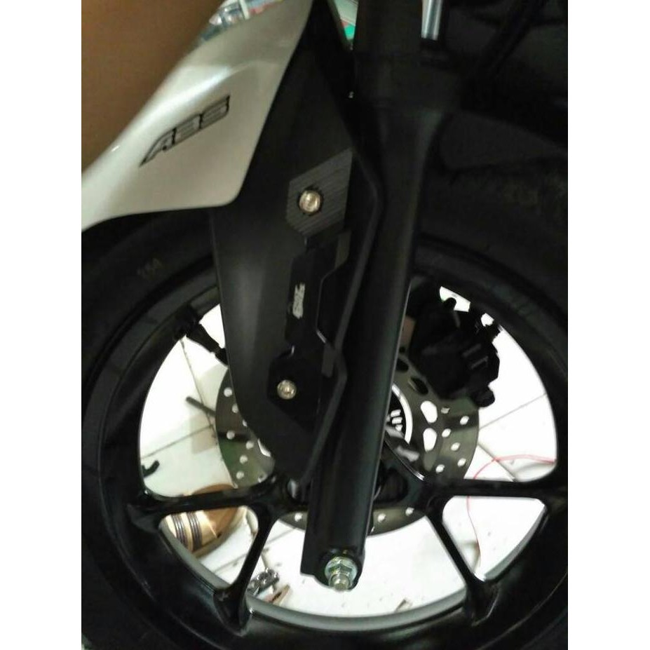 Kupingan Variasi Spakbor Depan Nmax /Aerox 155