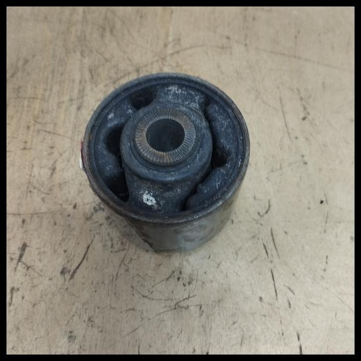 DISKON BUSHING BOS ARM BELAKANG MITSUBISHI ETERNA ASLI 