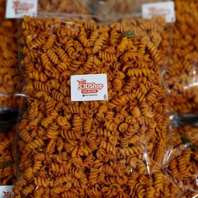 

Makaroni Pedas Spiral Aroma Jeruk 400Gr Food Kering Snack Cemilan Makanan Keripik