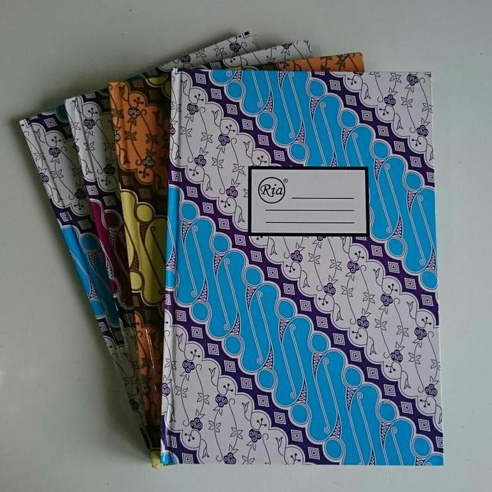 

Buku Hard Cover/Buku Tulis Tebal/ Buku Hard Cover Ria Folio 100 Lembar