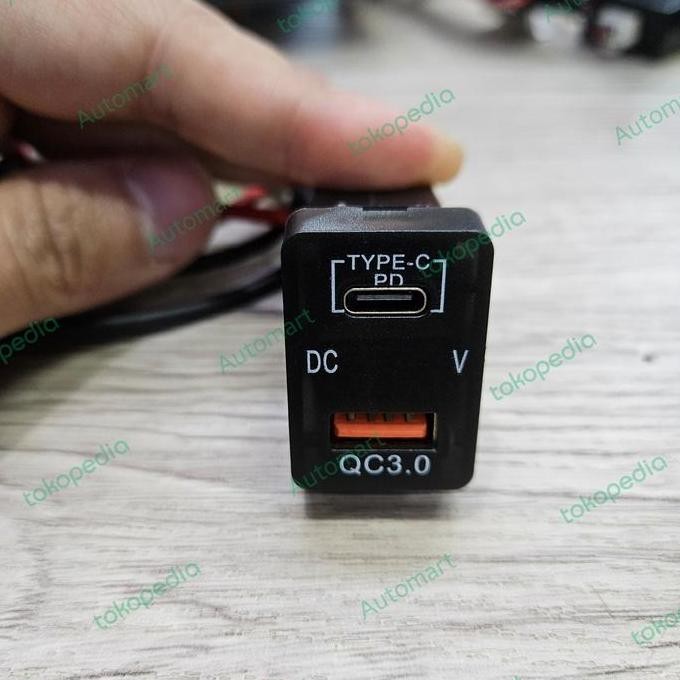 Charger USB Fast Charging Mobil Toyota Fortuner Innova Yaris Avanza Alphard Hiace Original