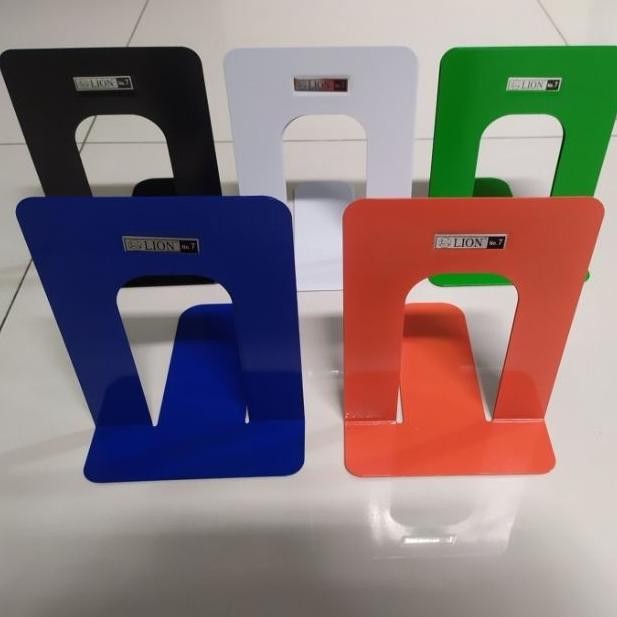 

PEMBATAS BUKU BESI LION