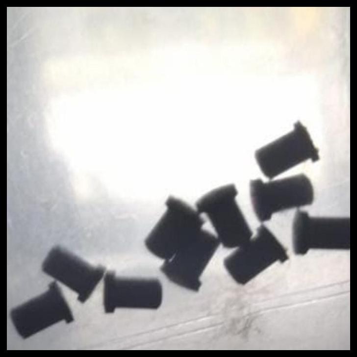 DISKON GROMET EMBLEM MERCEDES BENZ W123 1 PIECE ORIGINAL