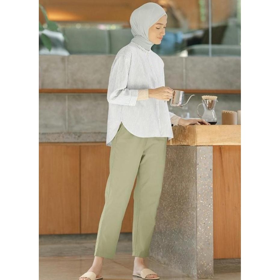 UNIQLO WOMEN CELANA RELAX KATUN ANKLE