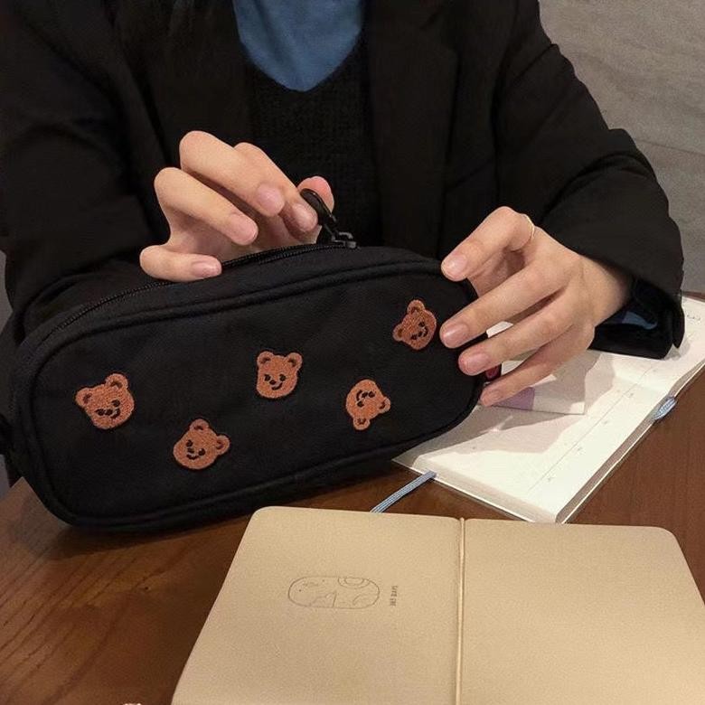 

Ct_C1077 Kotak Pensil Premium Korean Bear / Pensil Case / Makeup Pouch / Tempat Pensil Aesthetic Korea Simple Elegan Tuk-7