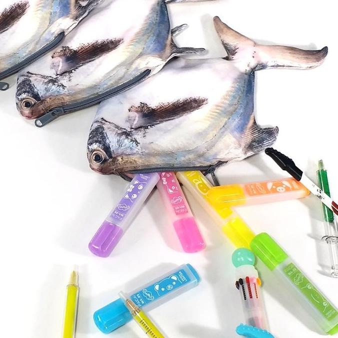 

Tempat Pensil Ikan Bawal Putih Segar Pouch Stationery Alat Tulis Premium Unik Shrelo Kreasi Lokal Indonesia CS