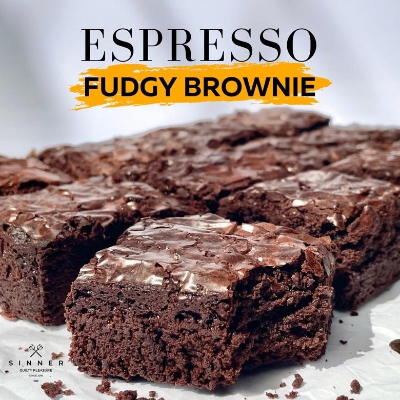 

ESPRESSO FUDGY BROWNIES / BROWNIES PREMIUM 22x10 cm (rasa kopi) Nugi