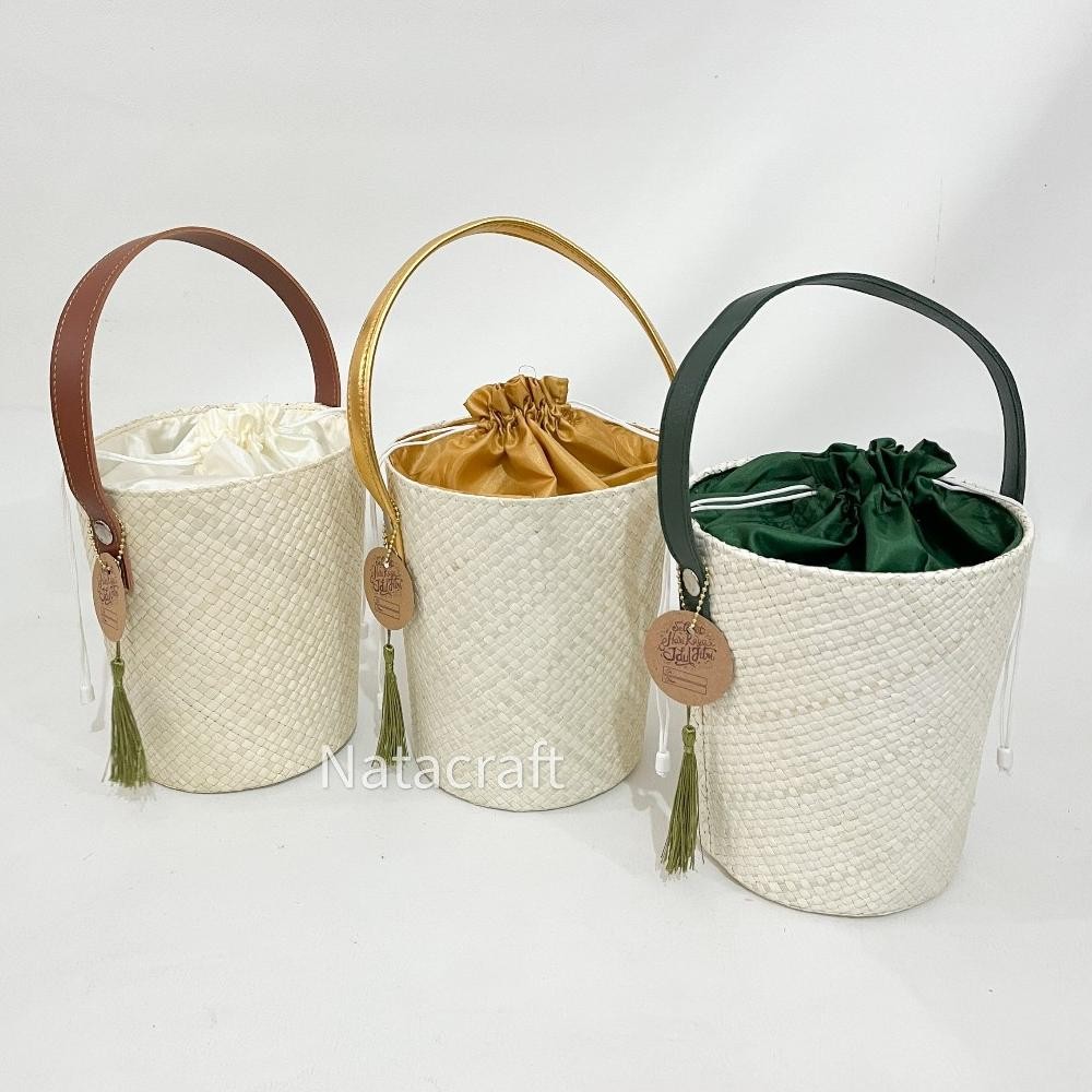 

Nata Craft-Tas Hampers Parcel Ayaman Pandan Toples 2 Dan Toples 3 Nugi