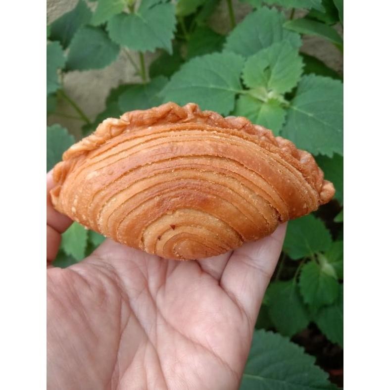 

PASTEL KRISPY / SPIRAL SINGAPORE FROZEN/BEKU plus saos sambel - (HALAL) Nugi