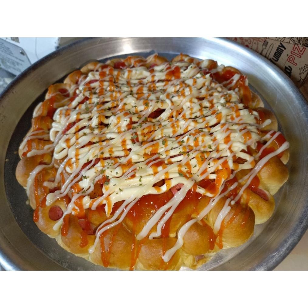 

roti pizza sosis keju lumer diameter 25cm lembut enak fresh Nugi