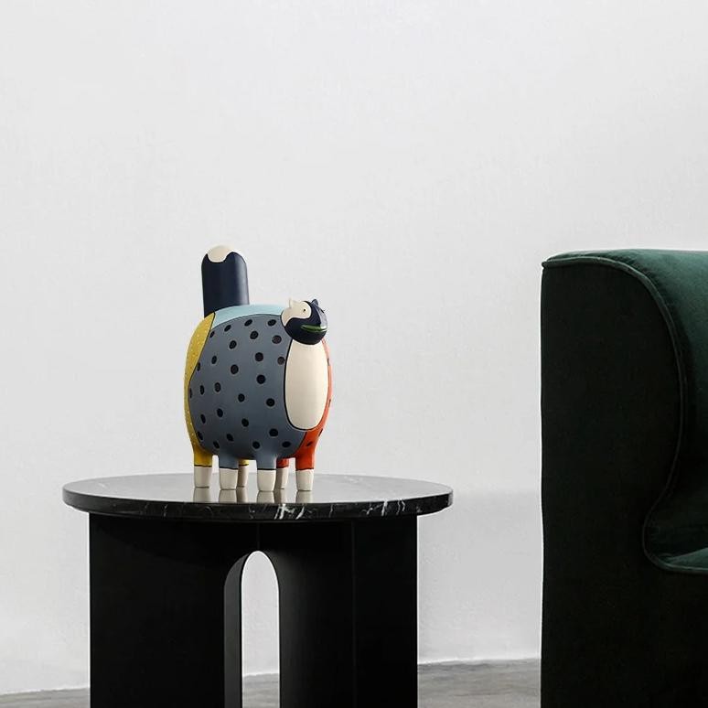 

(PO) Cartoon Painted Art Resin Ornaments Home Living Room House Interior Desk Coffee Table Book Nook Accessories American Decorations