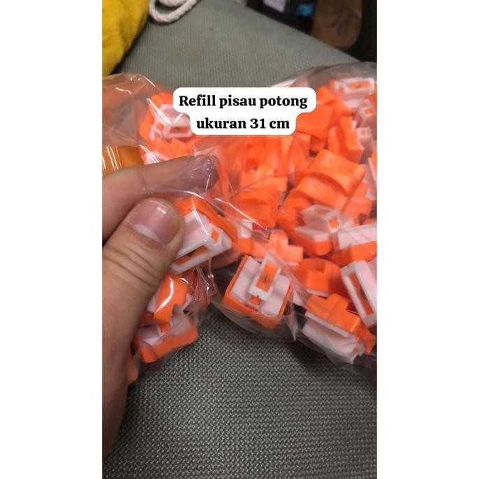 

'+'+'+'+] hanya refill pisau potong kertas pemotong geser SATUAN ukuran 31 cm ( harap perhatikan lagi bentuk alatnya ya) ( foto kedua adalah contoh alat) refill pisau paper cutter