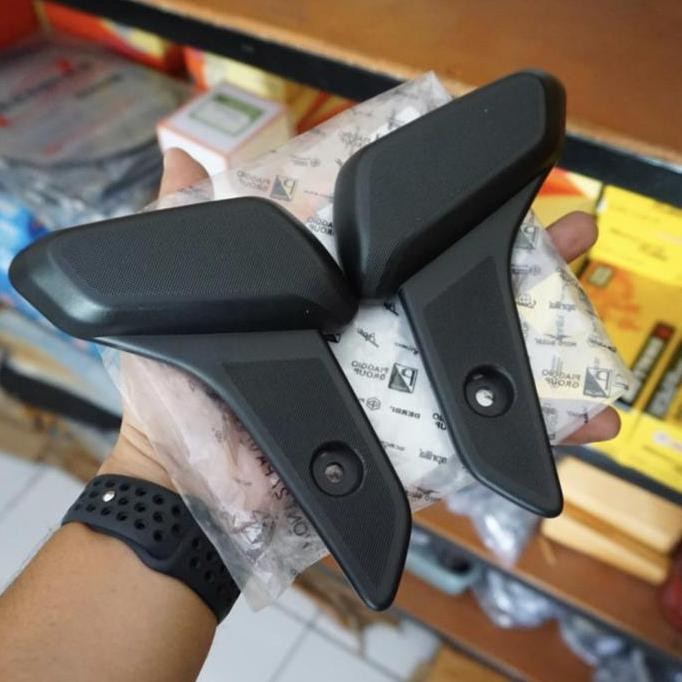 :=:=:=:=] Footstep Set Vespa Matic Sprint Primavera Original Part Piaggio