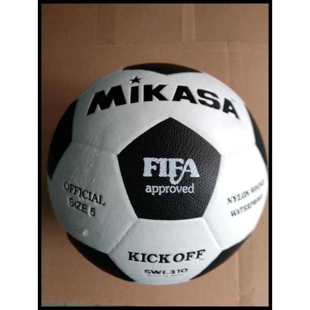 Bola Kaki Merk MIKASA Hitam putih