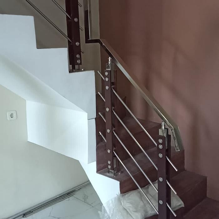 Tiang Railing Tangga & Balkon Stainless Jari - Jari Original Dan Terpercaya