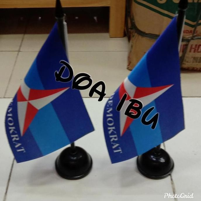 

bendera meja bendera partai DEMOKRAT+tiang kayu meja murah
