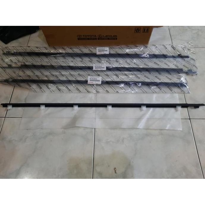 Pelipit Karet Kaca Pintu Dalam Avanza Xenia 2012 2013 2014 2015 Ori