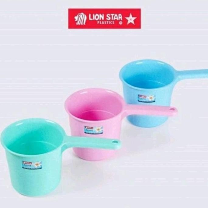 Gayung Plastik Lion Star DELUXE Gayung Mandi Lion Star