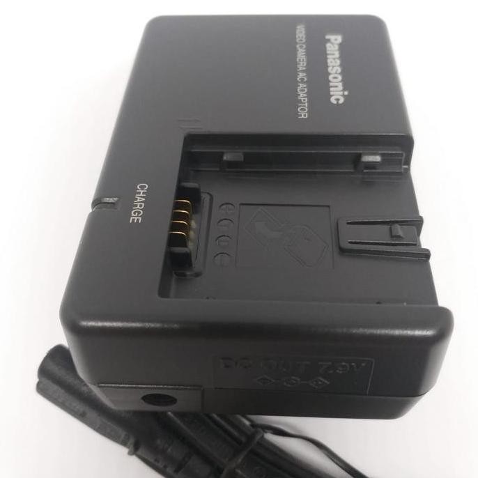 Charger Handycam Panasonic HC-PV100