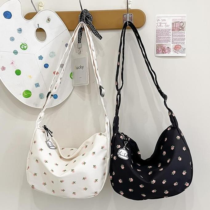 

Baru Tas Sling Bag Wanita Ruby Bag 42R - Tas Selempang Korean Style Bunga Waterproof