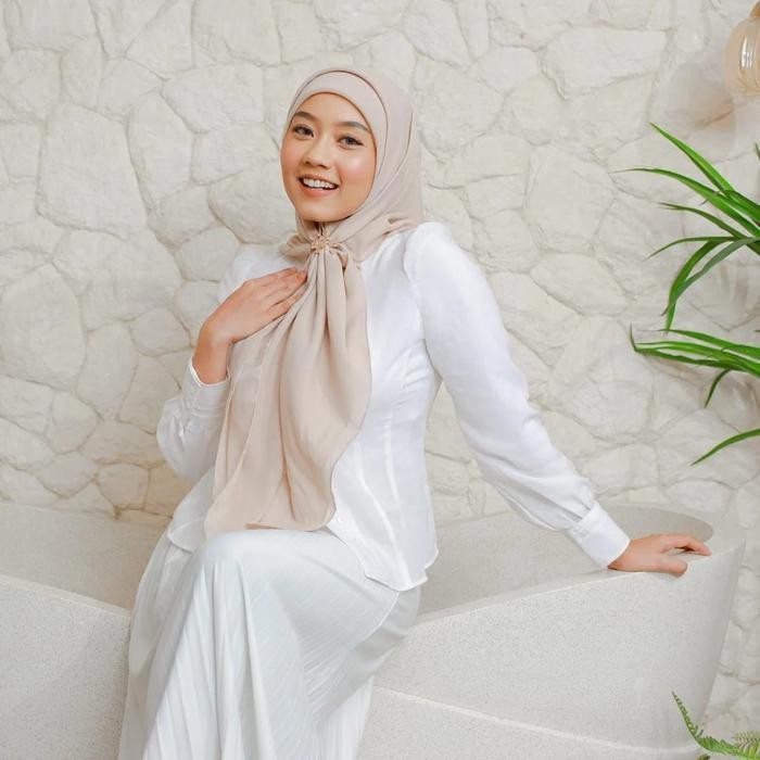 Ef Zoya Kamaniya Plain Scarf Kerudung Hijab Jilbab Segi Empat Polos