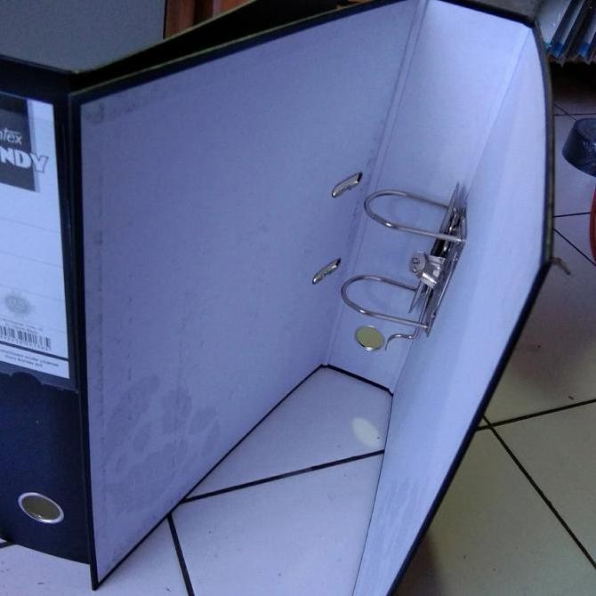 

Ordner Bantex Trendy 1446 Folio Hitam 70 Mm