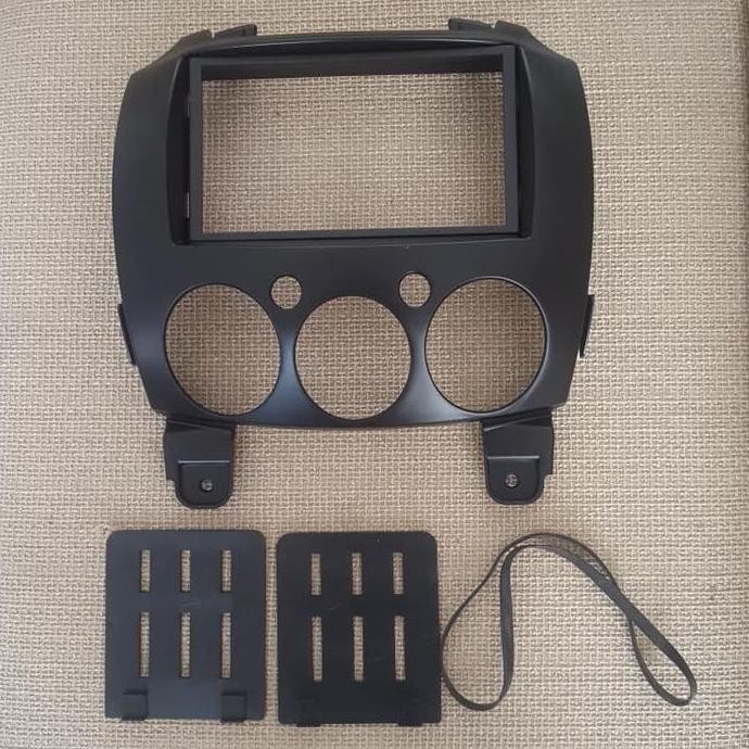 Frame head unit Mazda 2