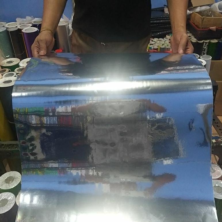 

Stiker Skotlet Krom L50cm x P100cm Warna Silver Chrome Nekel Bahan Lentur Merk MCFix Untuk Cutting Stiker Balon Ulang Tahun Nugi