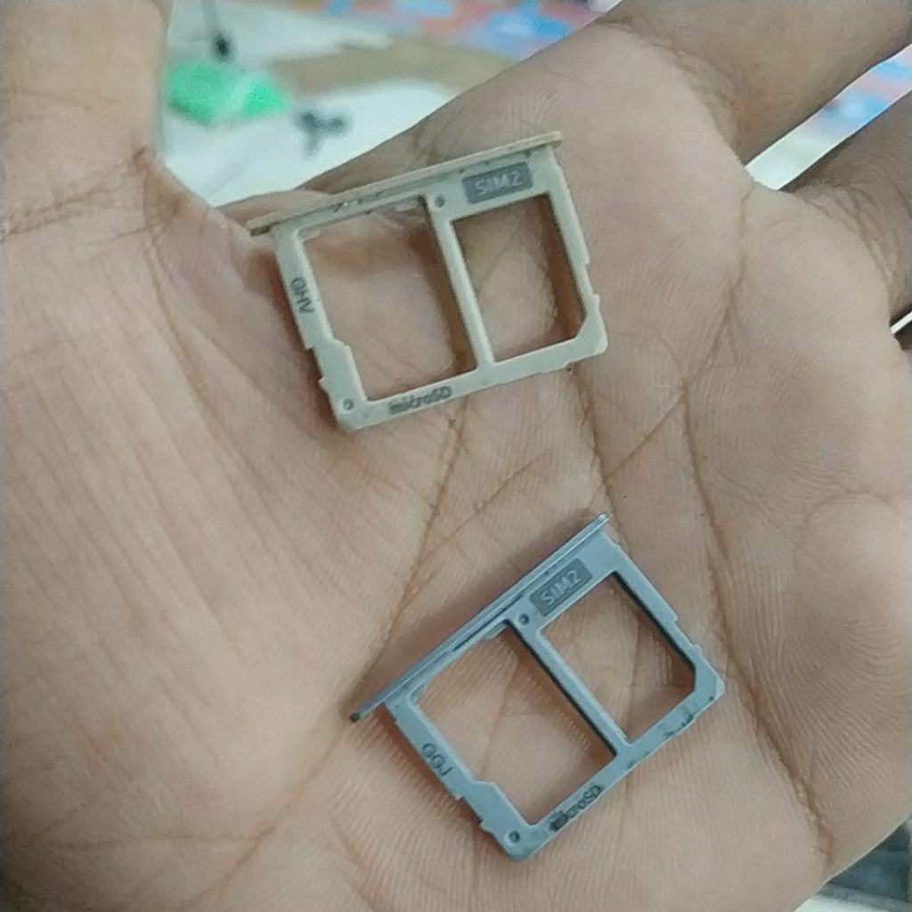 simtray bekas Samsung j7 pro,kurang simtray kecil
