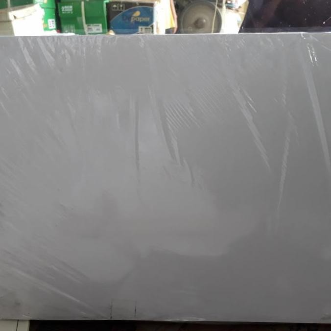 

NEW BC / manila/ kertas gambar 200 gram ukuran A3 atau A3+ isi 100 lembar