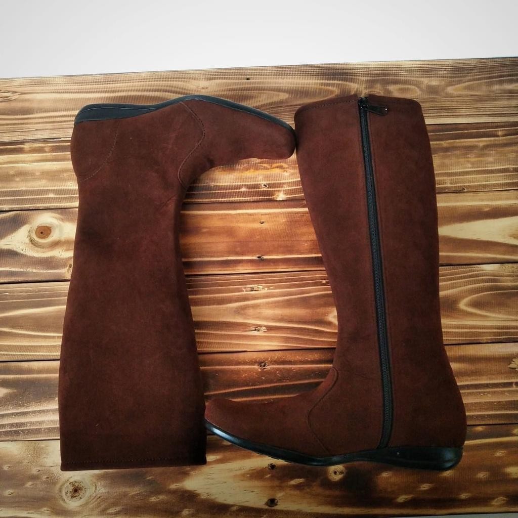 Uw Sepatu Boots Panjang-Sepatu Wanita-Hak Flat Wanita