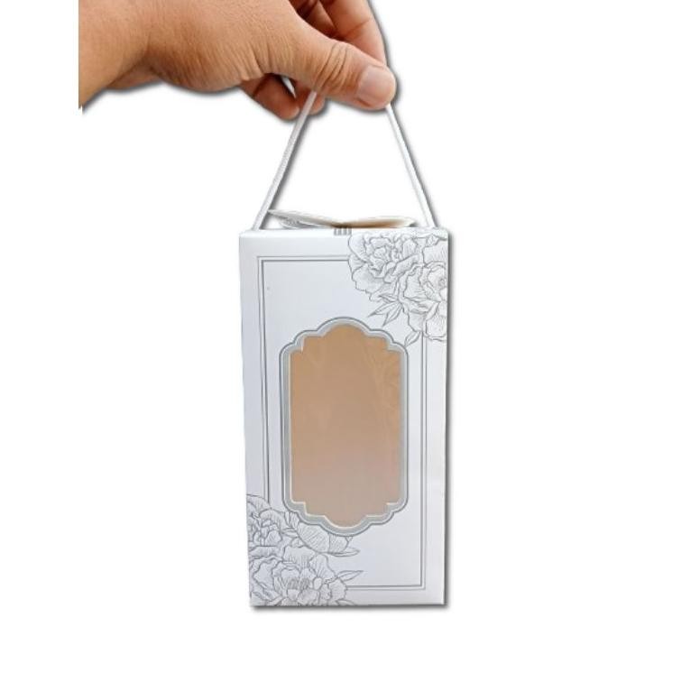 

Box Souvenir Kemasan GELAS Isi 50 Lembar Ukuran 8,5x8,5x16cm - Box Souvenir Gelas aSt