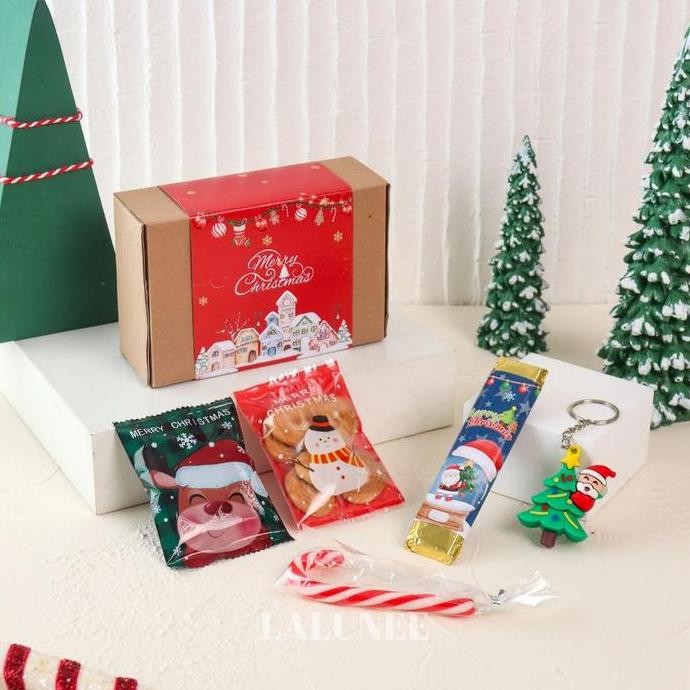 

Ready Hampers Natal Lucu Isi Coklat Kue Permen Souvenir Natal