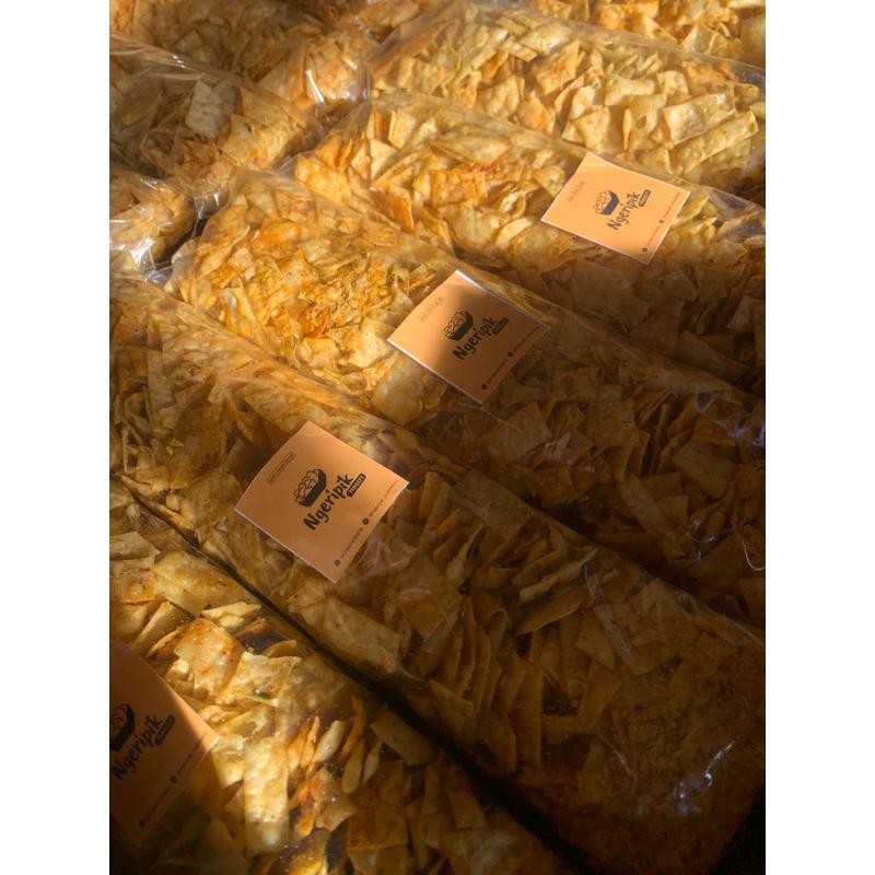 

Ccf Ngeripik Pangsit Azizha Daun Jeruk 500Gr Dua Rasa